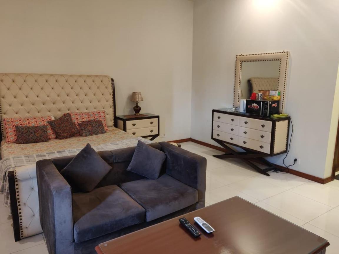 Zaib Guest House E-11 Islamabad Exteriör bild